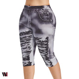 Plus Size 3D Ripped Jean Print Capri Leggings